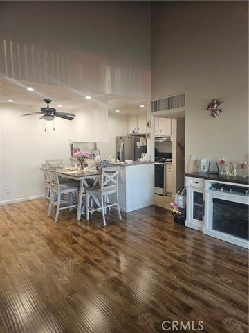 8601 International Avenue 266, Canoga Park (los Angeles), CA 91304