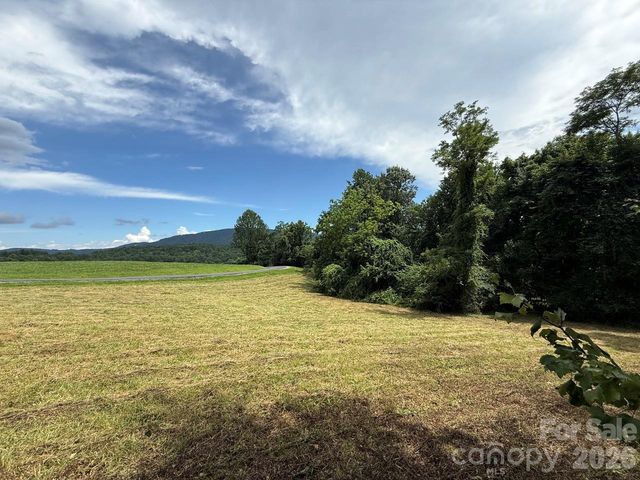94 Ebenezer Trail 3, Hendersonville, NC 28739