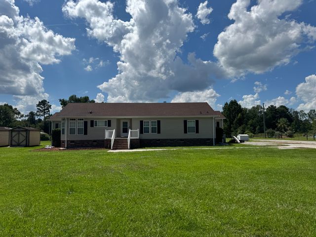 210 Belfast Avenue, Holly Hill, SC 29059