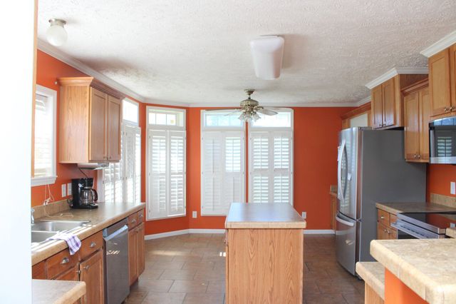 210 Belfast Avenue, Holly Hill, SC 29059