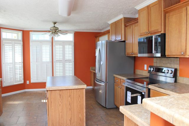 210 Belfast Avenue, Holly Hill, SC 29059