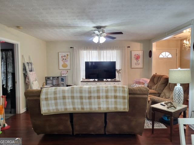 1071 County Road 196, Valley, AL 36854