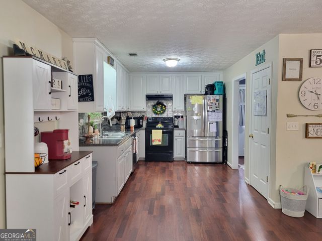 1071 County Road 196, Valley, AL 36854