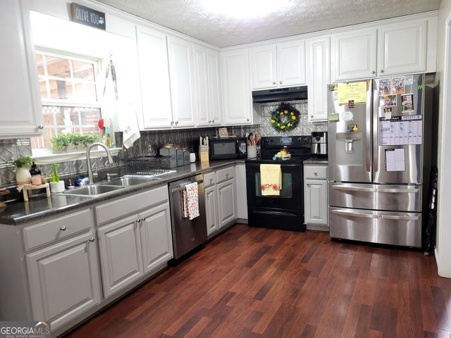 1071 County Road 196, Valley, AL 36854