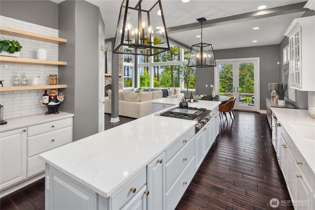 6410 Fairway Place SE, Snoqualmie, WA 98065