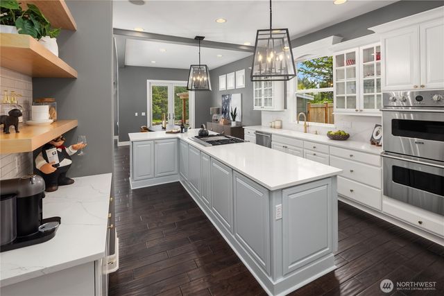 6410 Fairway Place SE, Snoqualmie, WA 98065