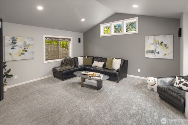 6410 Fairway Place SE, Snoqualmie, WA 98065
