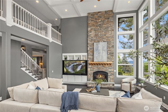 6410 Fairway Place SE, Snoqualmie, WA 98065