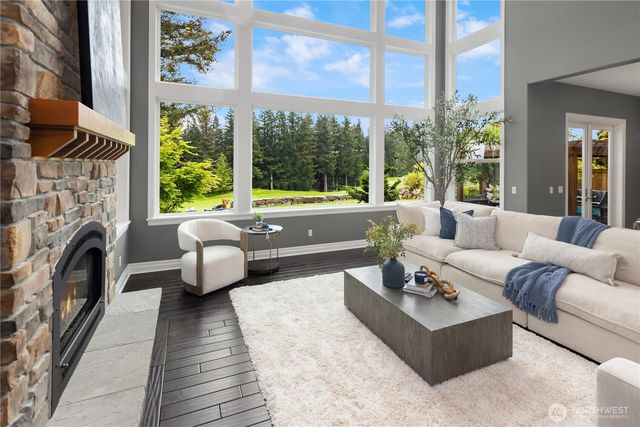 6410 Fairway Place SE, Snoqualmie, WA 98065