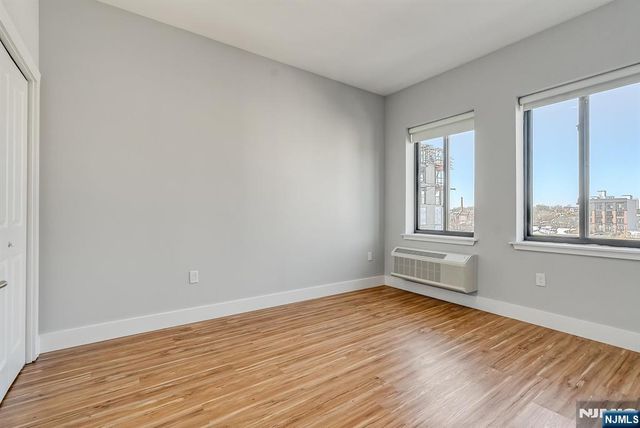 424 Whiton Street 603, Jersey City, NJ 07304