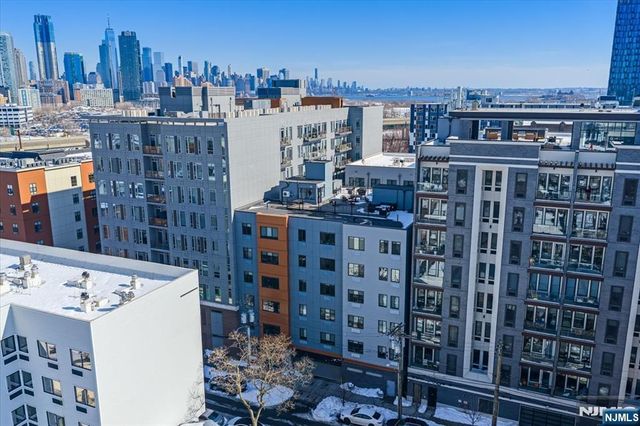 424 Whiton Street 603, Jersey City, NJ 07304