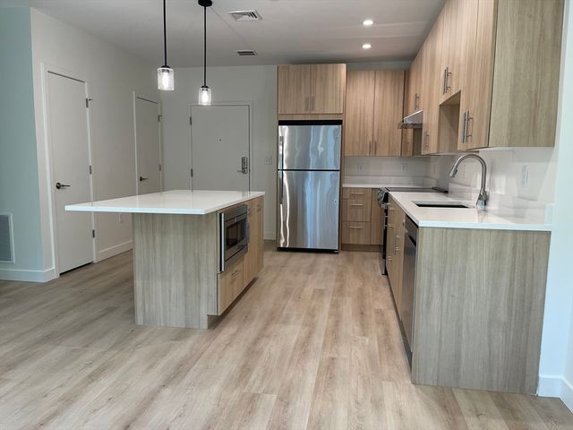 1151 Walnut St 306, Newton, MA 02461