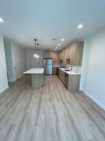 1151 Walnut St 306, Newton, MA 02461