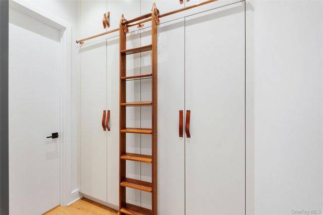 21 Orchard Road, Larchmont, NY 10538