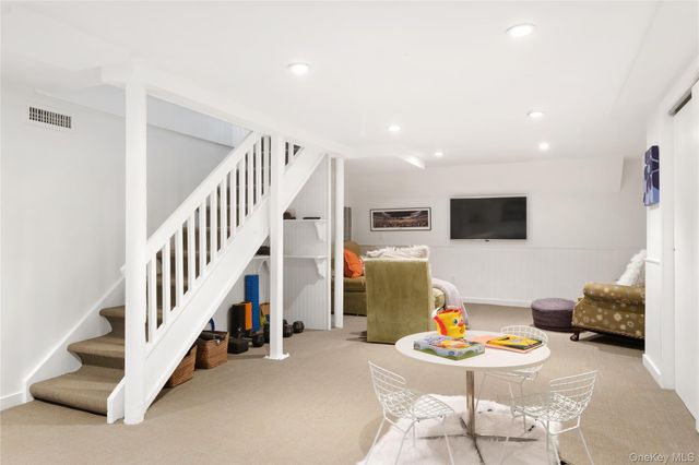 21 Orchard Road, Larchmont, NY 10538