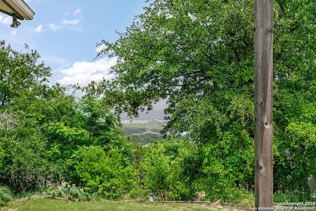 260 Chinaberry Lane, Fredericksburg, TX 78624