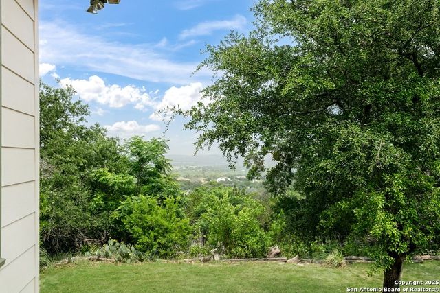 260 Chinaberry Lane, Fredericksburg, TX 78624