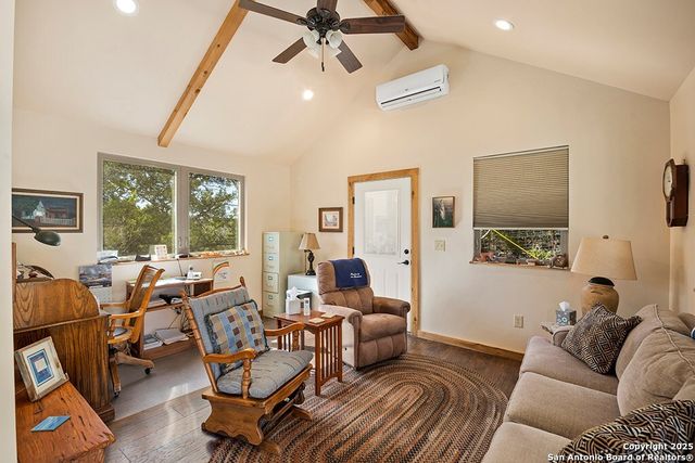 260 Chinaberry Lane, Fredericksburg, TX 78624