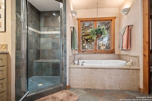 260 Chinaberry Lane, Fredericksburg, TX 78624