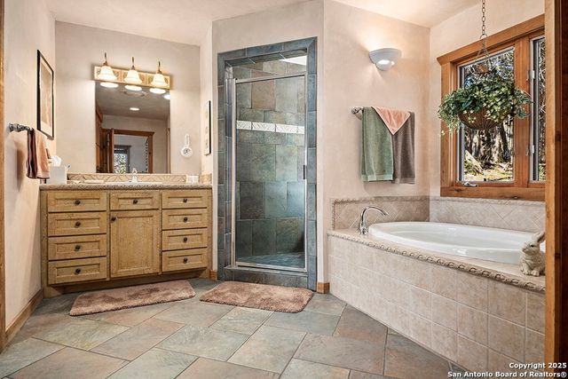 260 Chinaberry Lane, Fredericksburg, TX 78624