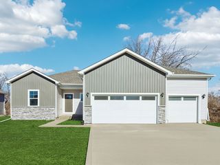 4737 173rd Street, Urbandale, IA 50322