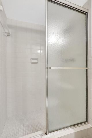 1996 NE 33rd St 4, Lighthouse Point, FL 33064