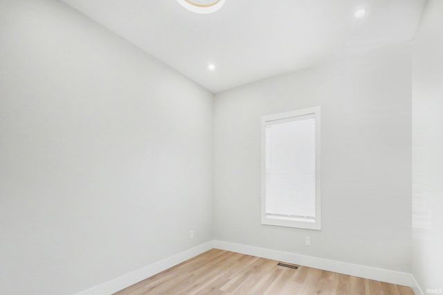 1130 W Lincoln Way Way, South Bend, IN 46616