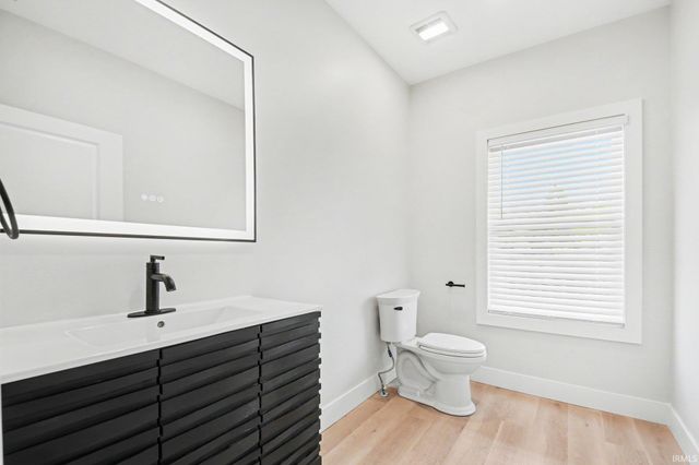 1130 W Lincoln Way Way, South Bend, IN 46616