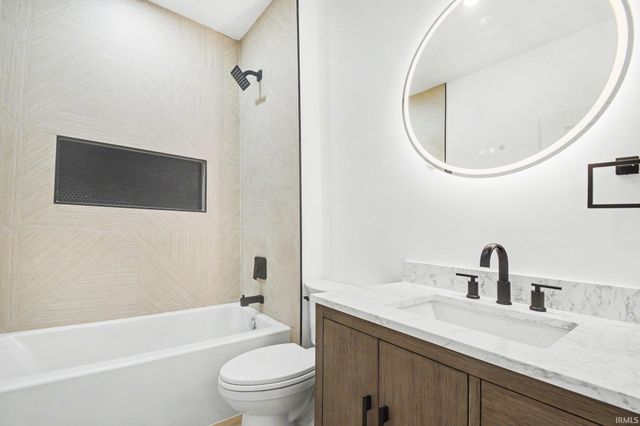 1130 W Lincoln Way Way, South Bend, IN 46616