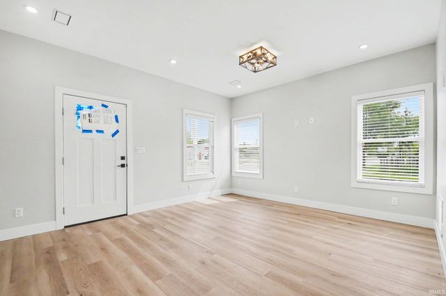 1130 W Lincoln Way Way, South Bend, IN 46616