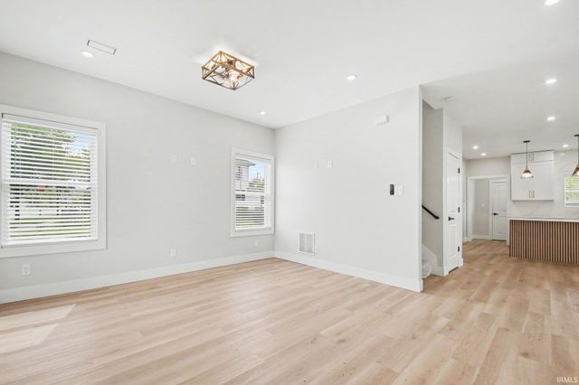 1130 W Lincoln Way Way, South Bend, IN 46616