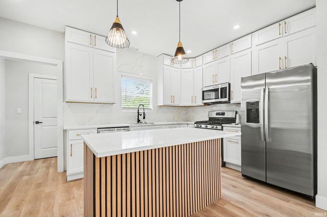 1130 W Lincoln Way Way, South Bend, IN 46616