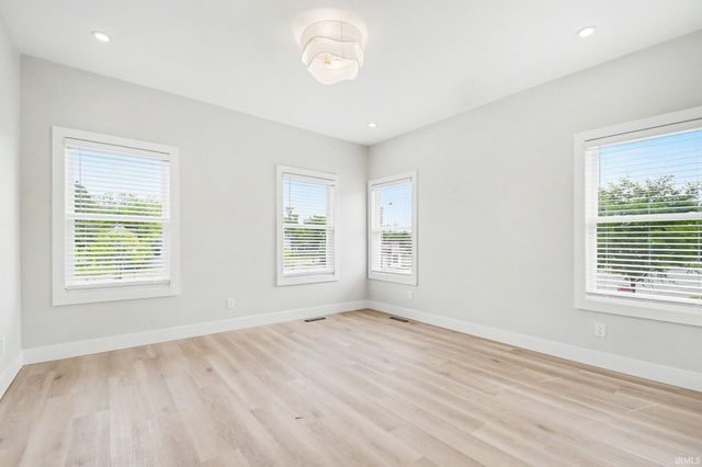 1130 W Lincoln Way Way, South Bend, IN 46616