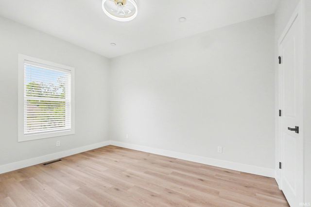1130 W Lincoln Way Way, South Bend, IN 46616