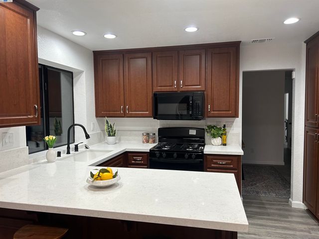 730 Morissette Way, Vacaville, CA 95687