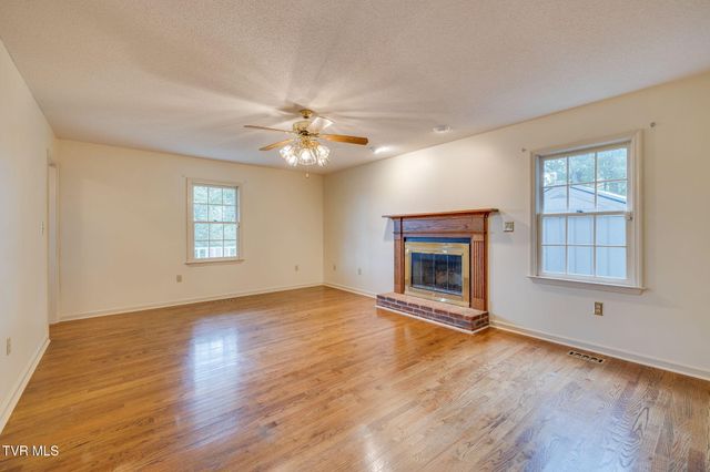 203 Sasanoa Court, Kingsport, TN 37664