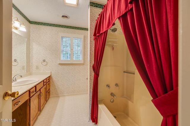 203 Sasanoa Court, Kingsport, TN 37664
