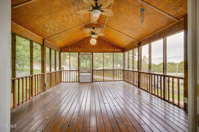 203 Sasanoa Court, Kingsport, TN 37664