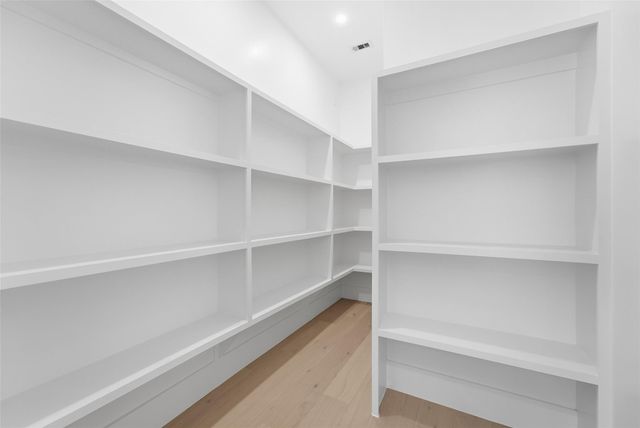 519 W 30th Street, Houston, TX 77018