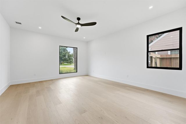 519 W 30th Street, Houston, TX 77018