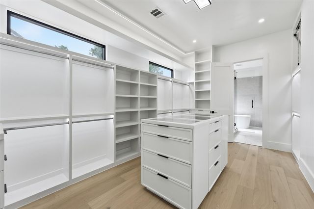 519 W 30th Street, Houston, TX 77018