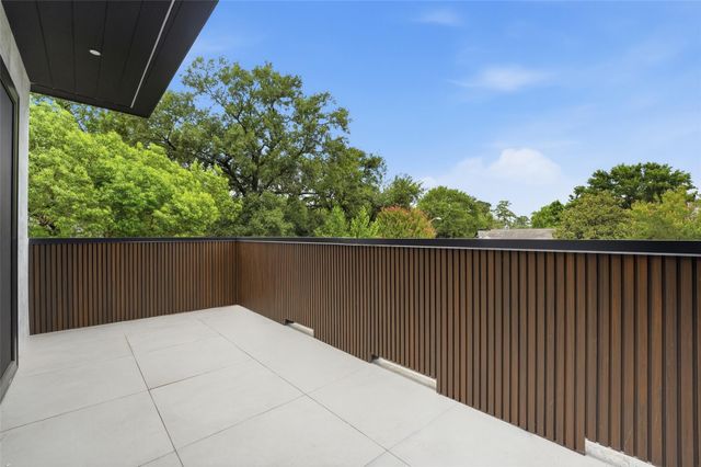 519 W 30th Street, Houston, TX 77018