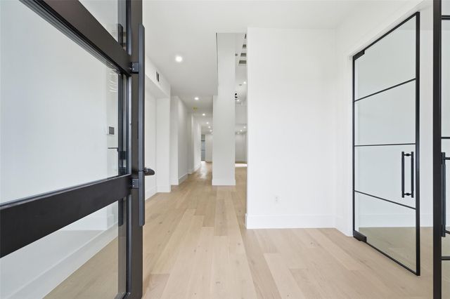 519 W 30th Street, Houston, TX 77018
