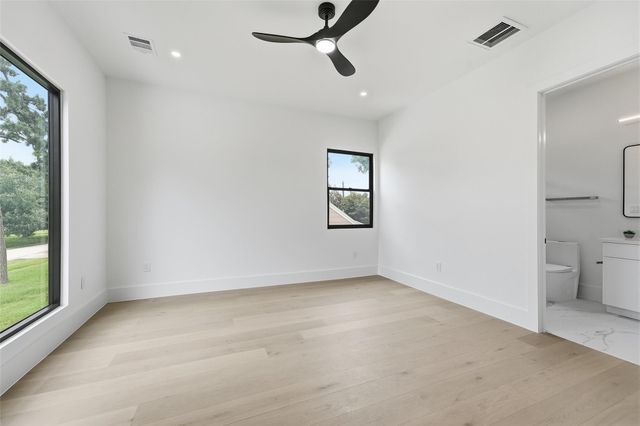 519 W 30th Street, Houston, TX 77018