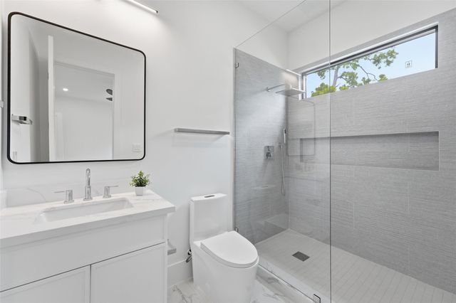519 W 30th Street, Houston, TX 77018
