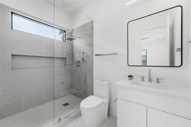 519 W 30th Street, Houston, TX 77018