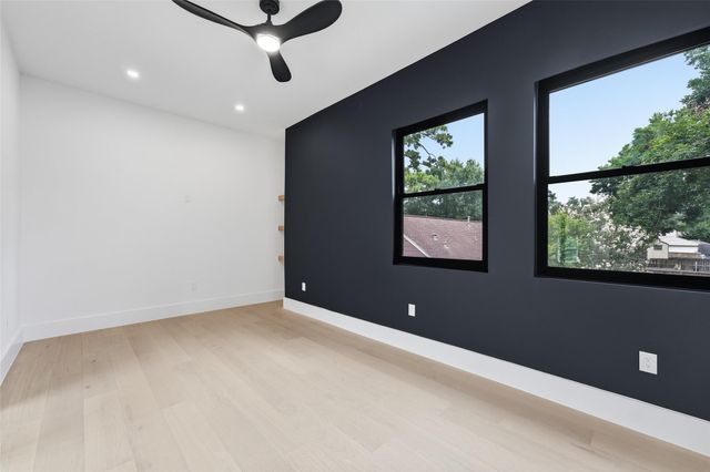 519 W 30th Street, Houston, TX 77018