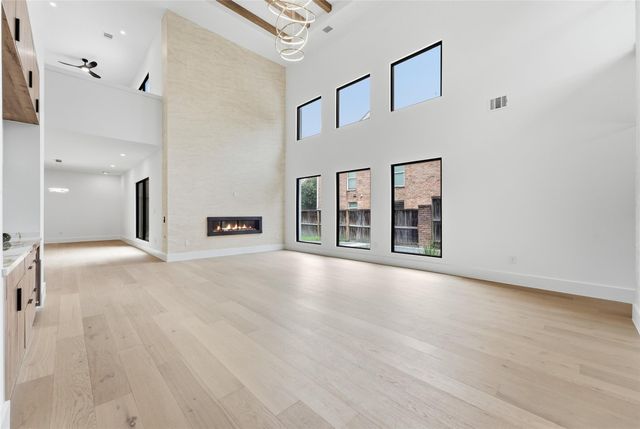 519 W 30th Street, Houston, TX 77018