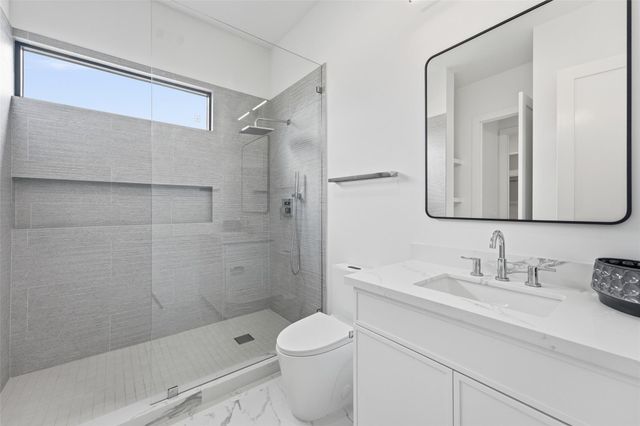 519 W 30th Street, Houston, TX 77018