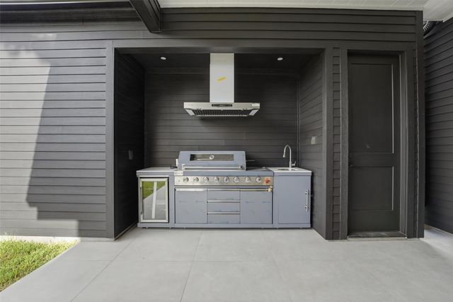 519 W 30th Street, Houston, TX 77018